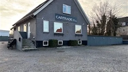 ROSKILDE, Københavnsvej, Istandsat. 183 m2 værksted, 955 m2 salgsplads